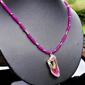 Hot pink Agate necklace with Agate slice